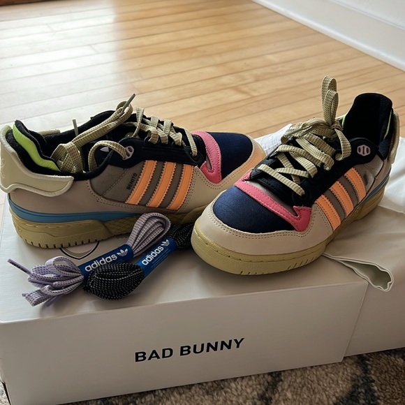adidas Forum Bad Bunny x Powerphase Catch and Throw 2022 W 7 / M 6 - Picture 1 of 5